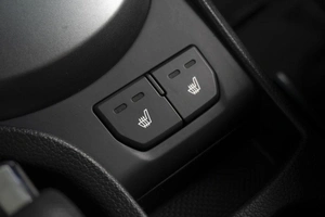 Седан Kia Rio 2012 года, 940000 рублей, Омск