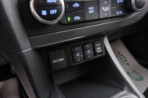 Хетчбэк Toyota Auris 2013 года, 1119000 рублей, Красноярск