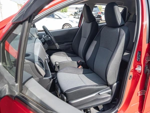 Хетчбэк Toyota Vitz 2013 года, 840000 рублей, Краснодар