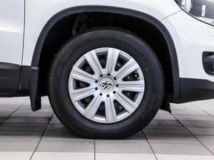 Внедорожник Volkswagen Tiguan 2013 года, 1320000 рублей, Красноярск