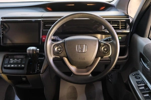 Минивэн Honda Stepwgn 2015 года, 1899000 рублей, Омск