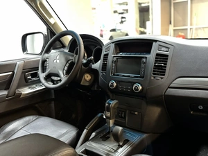 Внедорожник Mitsubishi Pajero 2013 года, 2147000 рублей, Красноярск
