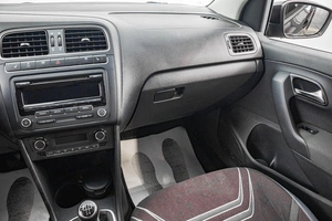 Седан Volkswagen Polo 2011 года, 999000 рублей, Барнаул