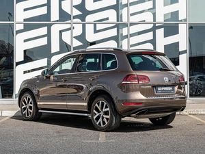 Внедорожник Volkswagen Touareg 2014 года, 2340000 рублей, Краснодар