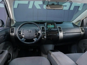 Лифтбек Toyota Prius 2008 года, 829000 рублей, Сургут