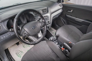 Седан Kia Rio 2012 года, 999000 рублей, Томск
