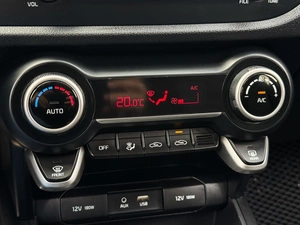 Седан Kia Rio 2017 года, 1399000 рублей, Большой Сочи