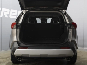 Внедорожник Toyota RAV4 2023 года, 3600000 рублей, Омск