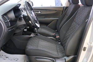Седан Kia Rio 2017 года, 1359000 рублей, Омск