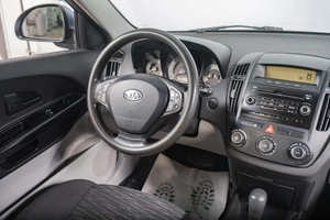 Хетчбэк Kia Ceed 2007 года, 709000 рублей, Томск