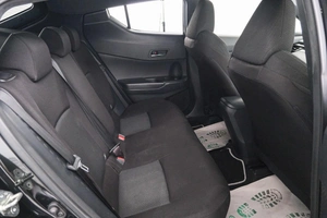 Внедорожник Toyota C-HR 2018 года, 2199000 рублей, Красноярск