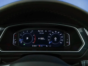 Внедорожник Volkswagen Tiguan 2021 года, 2370900 рублей, Москва
