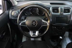 Хетчбэк Renault Sandero Stepway 2019 года, 1299000 рублей, Омск