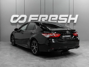 Седан Toyota Camry 2017 года, 2250000 рублей, Тюмень