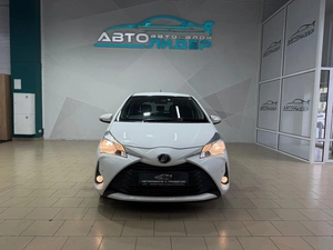 Хетчбэк Toyota Vitz 2018 года, 969000 рублей, Красноярск