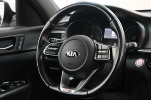 Седан Kia Optima 2018 года, 2159000 рублей, Омск