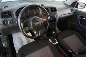 Седан Volkswagen Polo 2011 года, 719000 рублей, Омск