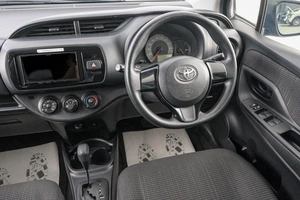 Хетчбэк Toyota Vitz 2019 года, 899000 рублей, Красноярск
