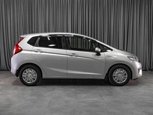 Хетчбэк Honda Fit 2016 года, 999000 рублей, Тюмень