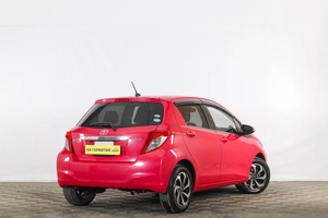 Хетчбэк Toyota Vitz 2012 года, 1069000 рублей, Тюмень