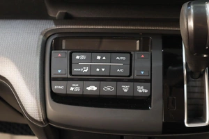 Минивэн Honda Stepwgn Spada 2015 года, 2129000 рублей, Челябинск