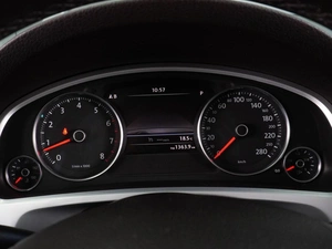 Внедорожник Volkswagen Touareg 2018 года, 3499000 рублей, Воронеж