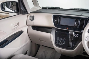 Хетчбэк Nissan Dayz Roox 2016 года, 999000 рублей, Томск