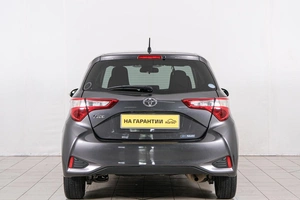 Хетчбэк Toyota Vitz 2019 года, 969000 рублей, Красноярск