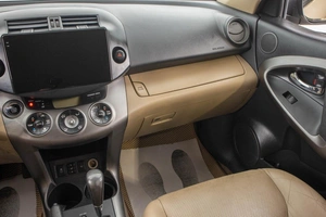 Внедорожник Toyota RAV4 2010 года, 1389000 рублей, Барнаул