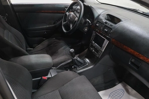 Седан Toyota Avensis 2005 года, 749000 рублей, Новокузнецк