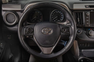 Внедорожник Toyota RAV4 2017 года, 2889000 рублей, Томск