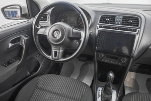 Седан Volkswagen Polo 2013 года, 799000 рублей, Барнаул