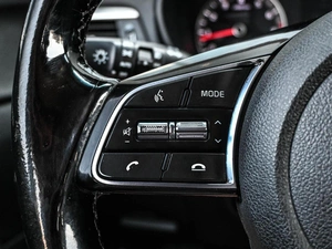 Седан Kia K5 2018 года, 1599000 рублей, Кирилловка