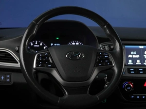 Седан Hyundai Solaris 2019 года, 1399046 рублей, Москва