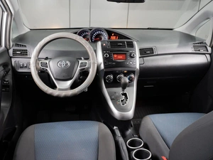 Минивэн Toyota Verso 2014 года, 1370000 рублей, Тюмень
