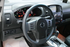 Пикап Nissan Navara 2013 года, 2098000 рублей, Солонцы
