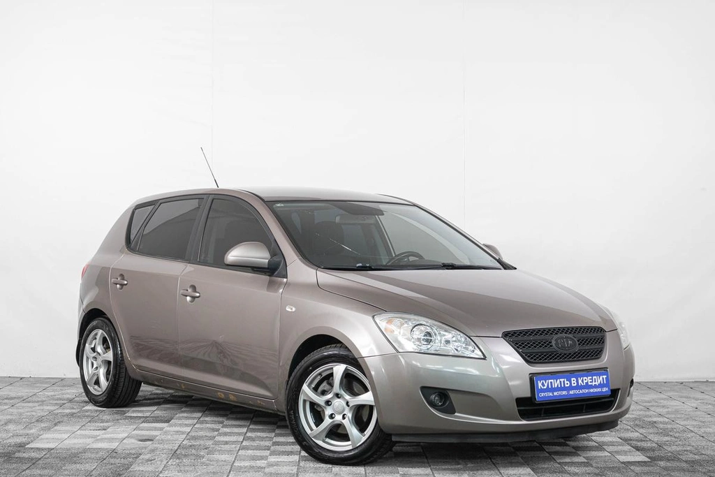Хетчбэк Kia Ceed 2009 года, 709000 рублей, Кемерово