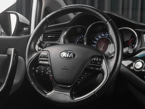 Хетчбэк Kia Ceed 2015 года, 1399000 рублей, Тюмень