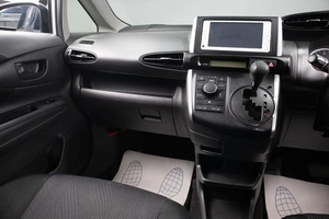 Минивэн Toyota Wish 2013 года, 1529000 рублей, Оренбург