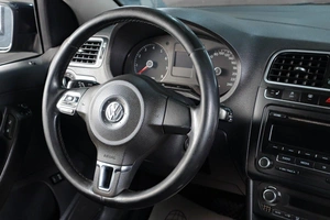 Седан Volkswagen Polo 2012 года, 699000 рублей, Тюмень