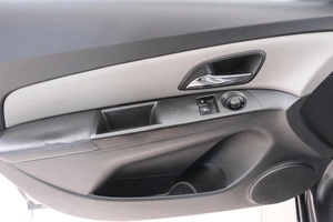 Седан Chevrolet Cruze 2011 года, 779000 рублей, Красноярск