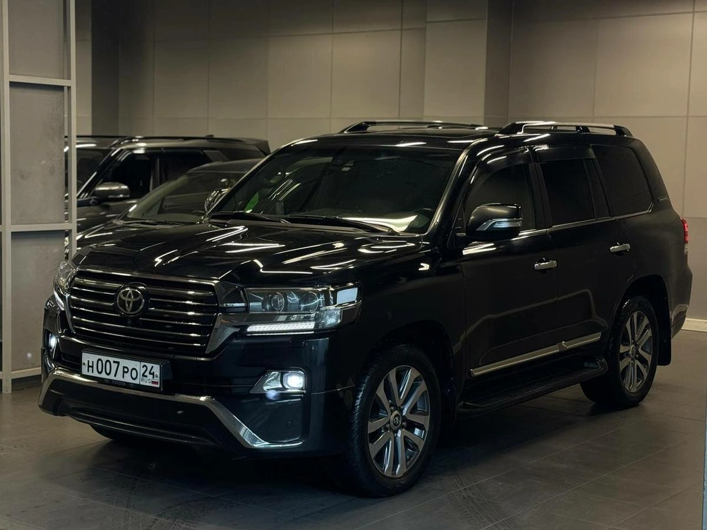 Внедорожник Toyota Land Cruiser 2017 года, 5897000 рублей, Красноярск