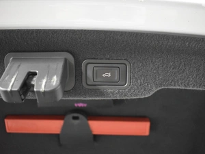 Седан Audi A8 2013 года, 1994900 рублей, Казань