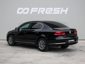 Седан Volkswagen Passat 2011 года, 1065000 рублей, Краснодар