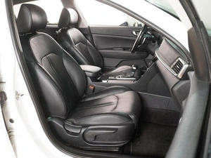 Седан Kia Optima 2019 года, 1964000 рублей, Воронеж