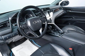 Седан Toyota Camry 2018 года, 2299000 рублей, Челябинск