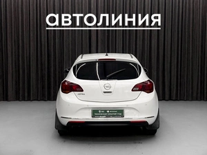 Хетчбэк Opel Astra 2014 года, 700000 рублей, Красноярск