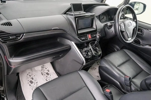 Минивэн Toyota Esquire 2021 года, 3089000 рублей, Красноярск