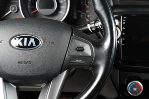 Седан Kia Rio 2014 года, 1049000 рублей, Тюмень
