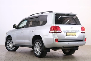 Внедорожник Toyota Land Cruiser 2009 года, 3299000 рублей, Омск